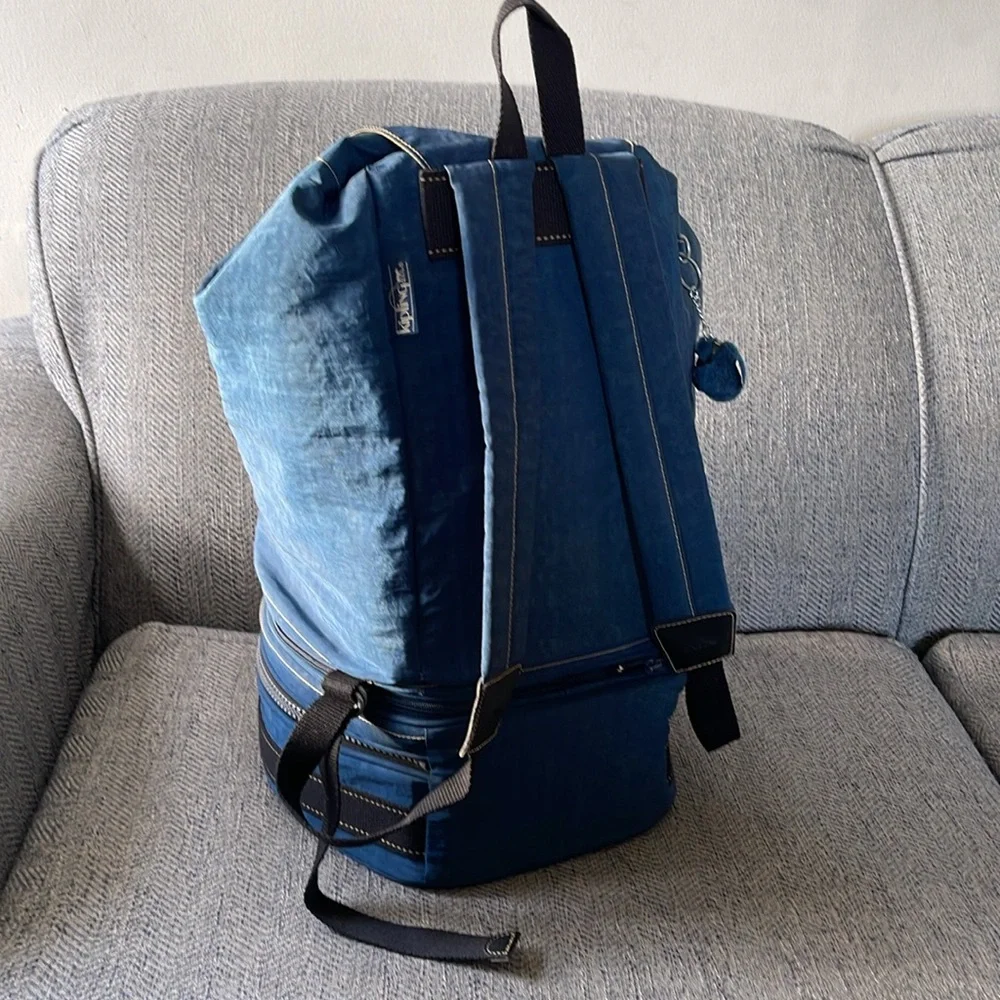 Kipling Camera and Lens Bag for a Nikon/Canon 300mm F 2.8. Lens NOT Included